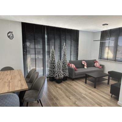 Choinka sztuczna  Świerk Zakopiański ośnieżony  w donicy Super slim